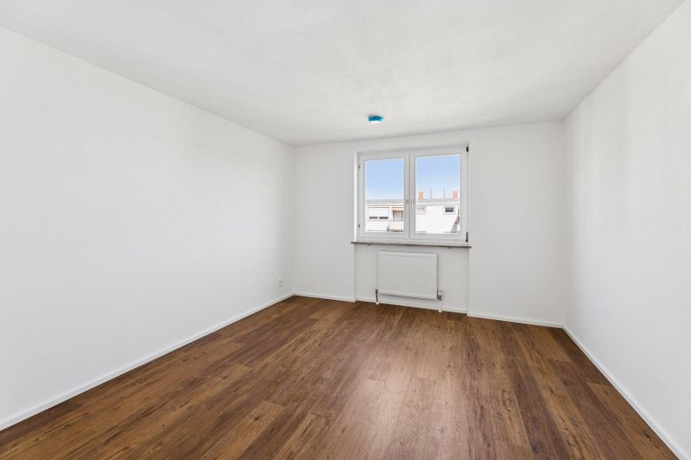 Tolle und gemütliche 3,5-Zimmer-Wohnung im beliebten D-Programm-Viertel von Amberg – Schlafzimmer