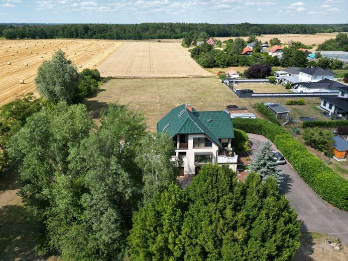 NEU! Ikonische, lichtdurchflutete Landhaus Villa mit Einliegerwohnung & mögl. Grundstkserweiterung – Foto 3