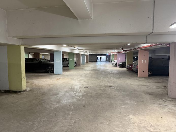 Tiefgarage Stellplatz 22
