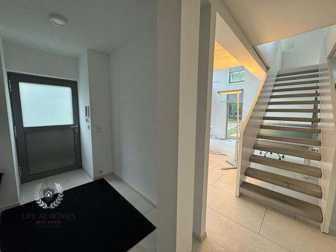 Neubau-Maisonette im Hinterhaus mit Ausbaupotenzial auf ca. 84 m² - flexible Nutzung &amp; 2 Zugänge – EG