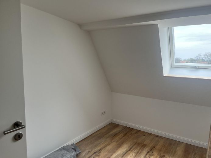 Dachgeschosswohnung Dietzgenstraße 93 – Schlafzimmer