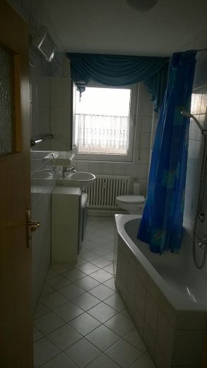 Möblierte Nichtraucher-Business Wohnung 2,5 ZKB – Bad