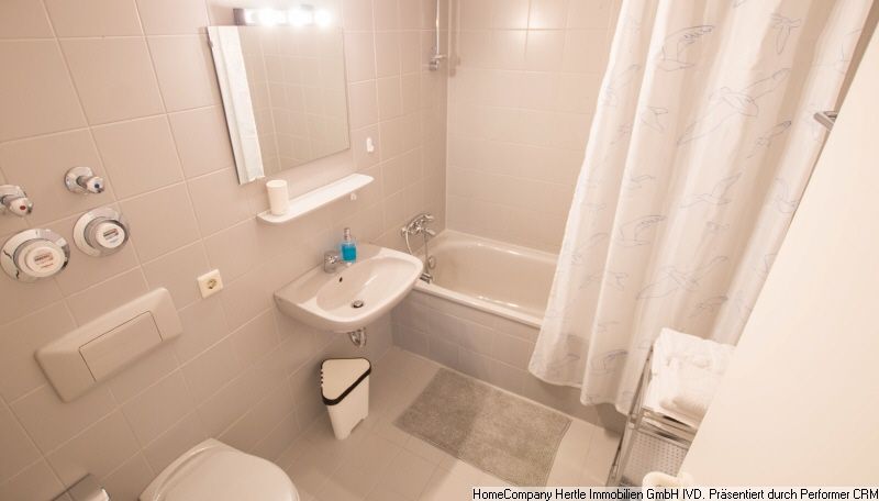 Modern möbliert mit Balkon für 2-6 Monate fußläufig zum Bahnhof und Innenstadt, Freiburg. – 2e3f05e097d90f41b6f120542f741da2db504388.jpg