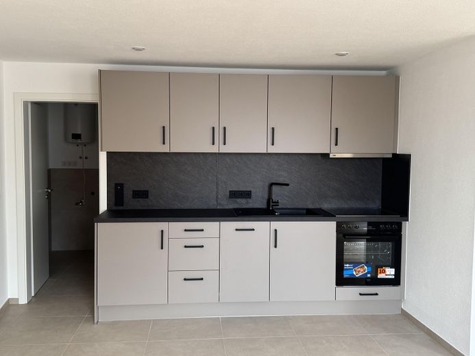 Exclusive living at Münsterplatz – high-quality fully renovated apartment with elevator and underground parking garage – Photo 3