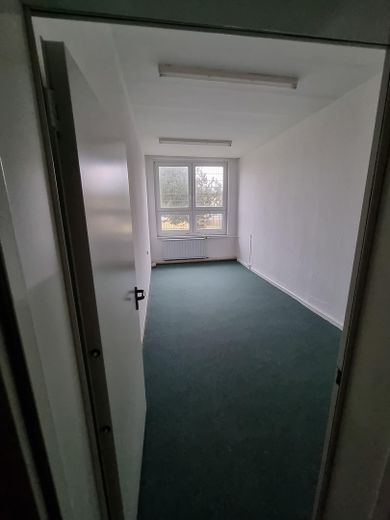 1.9 ha Bauland + Gewerbeobjekte + für Solar , Lager ab 99.000 Euro – Foto 46