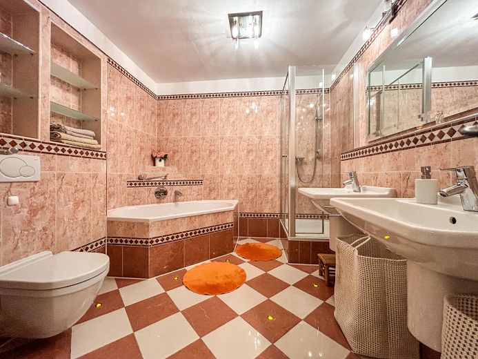 Möblierte Terrassenwohnung mit Sauna in Blankenese von privat – Bad