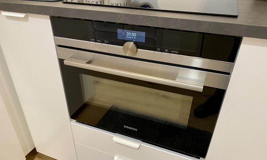 1 monolocale (arredato) in ottima posizione / incluse tutte le spese accessorie e il Wi-Fi – Mikrowelle / Backofen 