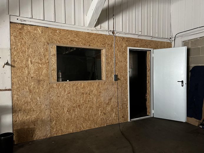 SEPARATES BÜRO