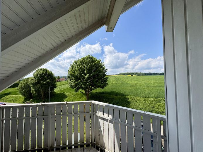Casa unifamiliare indipendente con garage, terrazza, balcone e ampio giardino – Foto 5