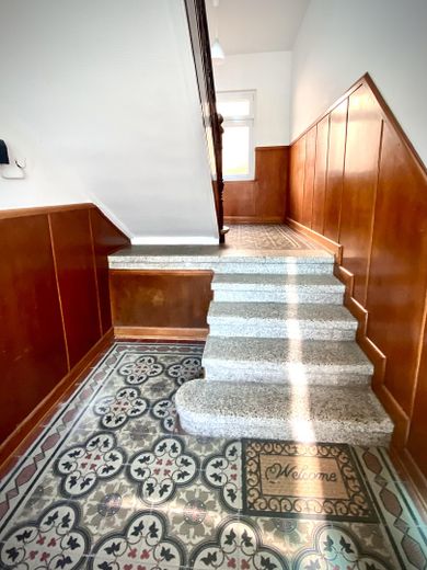lussuoso e luminoso appartamento di 4 locali in edificio storico – Eingangsbereich Hausflur