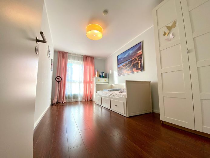 Exklusive, sonnige Familienwohnung - 4-ZKB mit Balkon direkt am Rebstockpark – Kinderzimmer 1