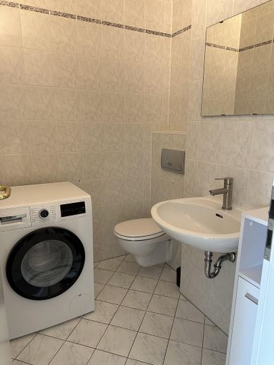 Gäste WC / Guest Toilet