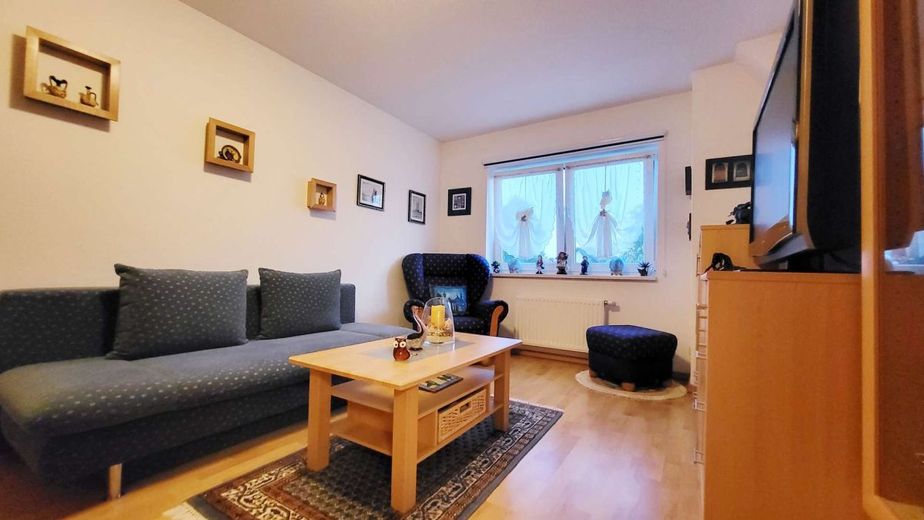 Gepflegte Doppelhaushälfte mit nordischem Flair – kleines Wohnzimmer OG
