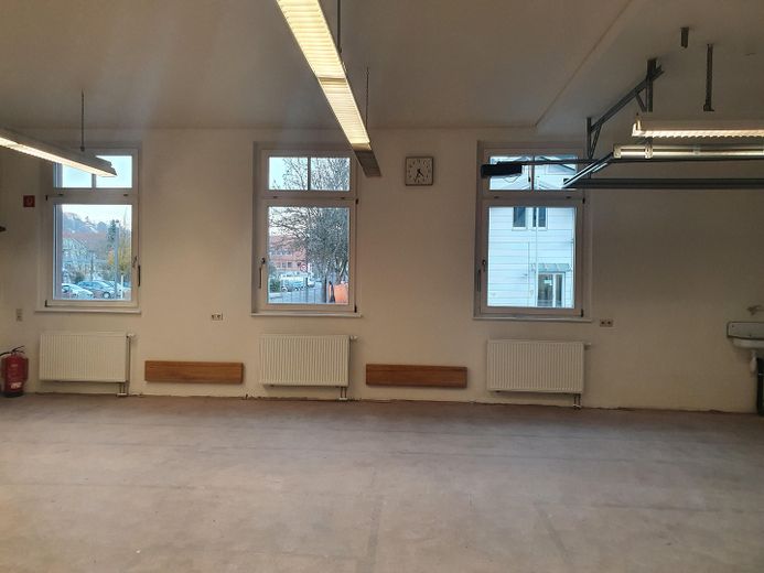 Büro/Gewerbe, Kanzlei, Praxis, Schulung, Handwerker, Handel im Zentrum von Altensteig – EG Seite rechts