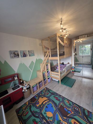 Bremen Neustadt’ın çatılarının üzerinde yaşam – gün batımları sunan modernize edilmiş 4 odalı daire! – Kinderzimmer III