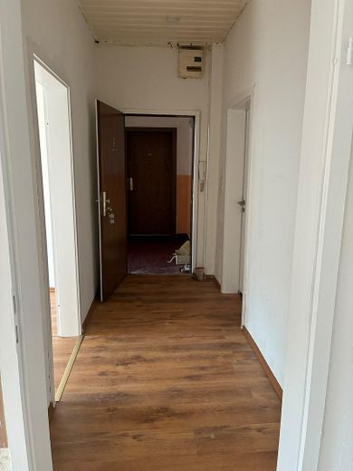 2,5-Zimmer-Wohnung im 1. Obergeschoss in Herne-Crange (unser Fritz) – Flur von Küche zum Eingang