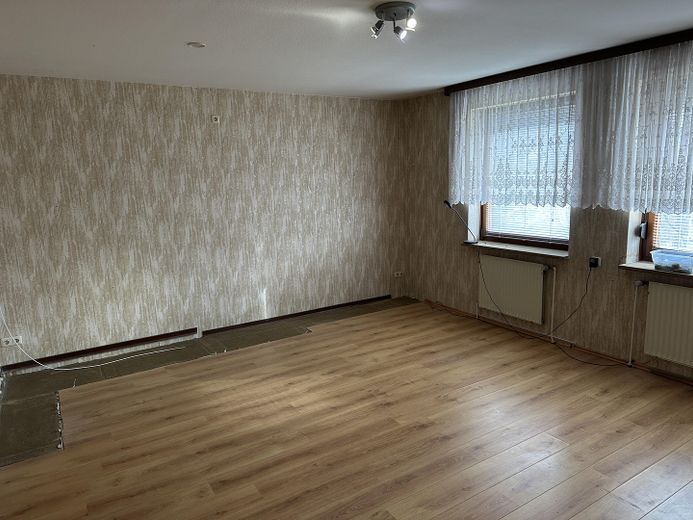 Großzügiges Reihenmittelhaus mit Kaminoption, Garage, Keller & Glasfaser in Kiel-Russee – 1. OG großes Zimmer 2