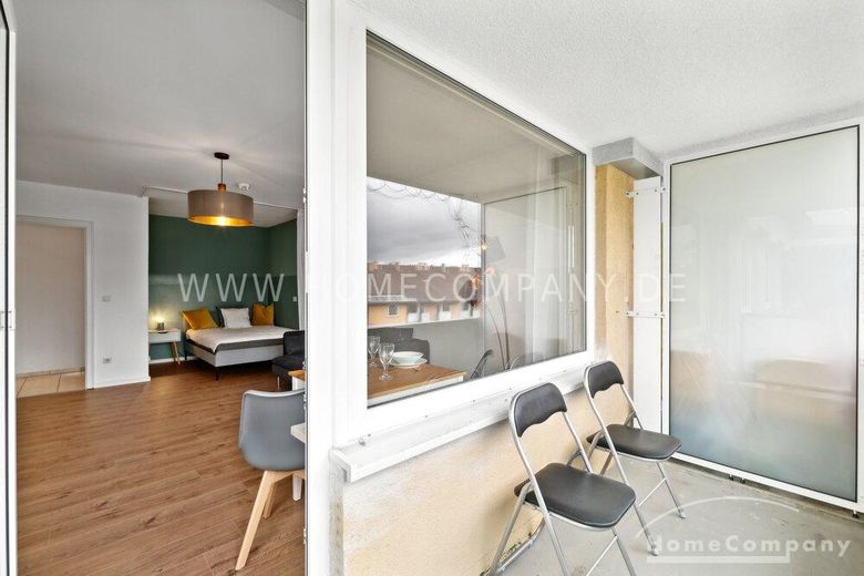 Modern möbliertes 1-Zimmer-Apartment mit Balkon – 81ddaf5111fbe613f791d9508e9b6798d7e78902.jpg