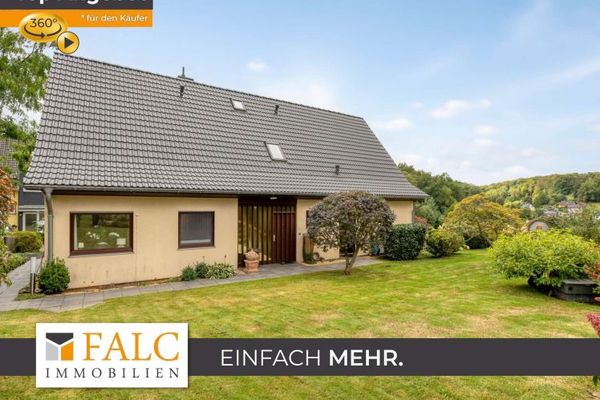 Ein Haus zum Ankommen, Wohlfühlen und Bleiben – mit traumhaftem Blick ins Bergische Land