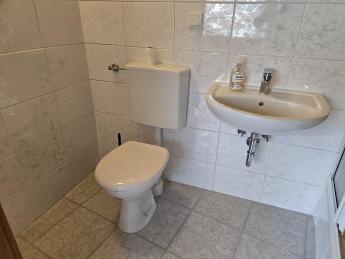 WC u. Waschbecken