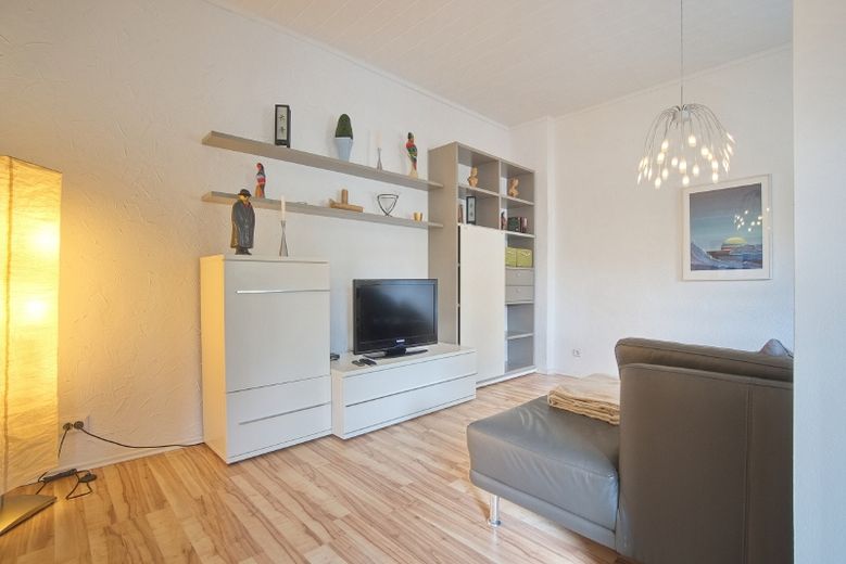 Bright, modern and comfortably furnished apartment in a quiet location near tram route – b486b91088a33374cd39abb76adfd062a67b6f5b.jpg
