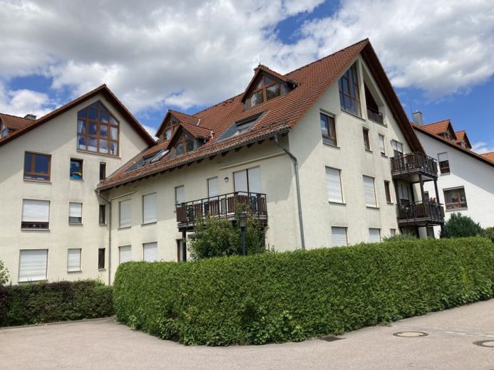 Ab 1.11.! Wohnen im Grünen - 2-Zimmer-Maisonette mit Loggia und Garage! – Foto 1