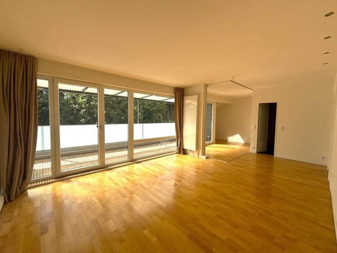 Ruhig gelegene Etagenwohnung mit großem, sonnigen Südbalkon. – Photo 1