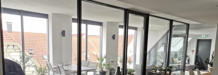 Loggia und Wohnbereich