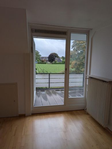 Geniş bir sıra evin son ünitesi, güney terası ve 3 yatak odasıyla sakin konumda – Zimmer 1, Blick in Garten