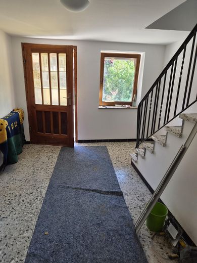 Vermiete Doppelhaushälfte mit 3,5 Zimmer – Flur EG