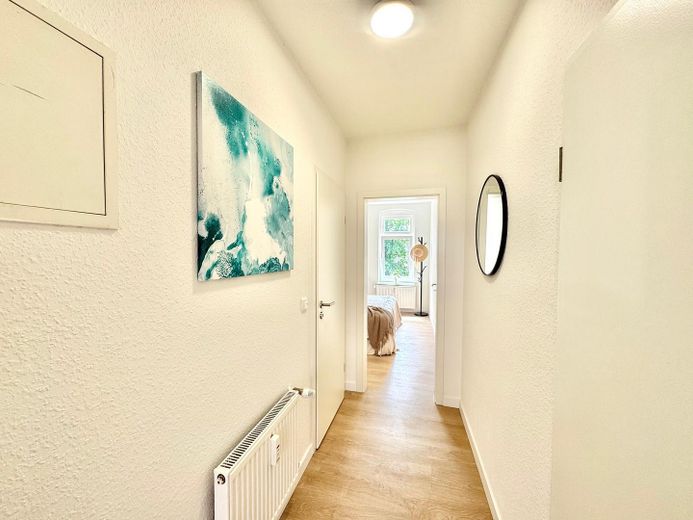 Sofort einziehen oder vermieten! Modernisierte 2-Zimmer-Wohnung in Wismars Altstadt – Fur
