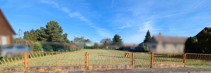 876 sqm building plot - serviced - electricity connection incl. meter – Straßenansicht