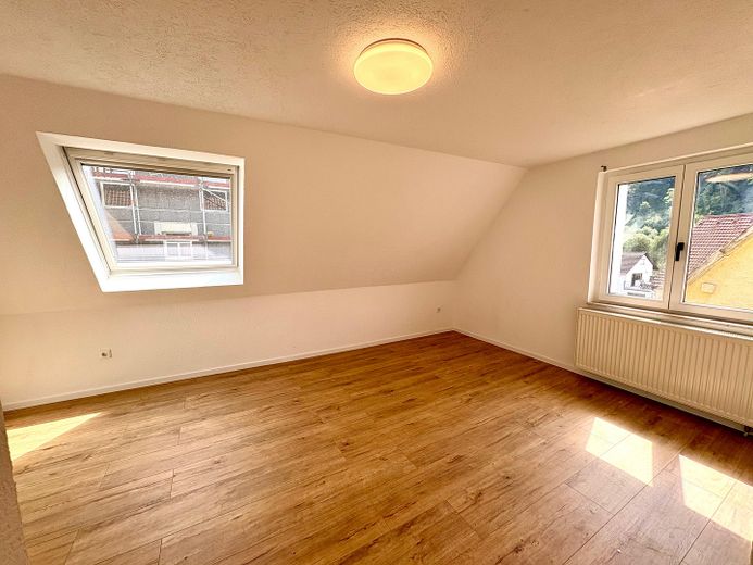 Ankleidezimmer am Schlafzimmer