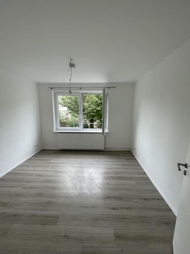 Frisch modernisierte 3-Zimmer-Wohnung in Altstadtnähe – Schlafzimmer 1