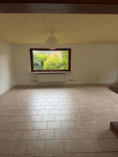 Ruhige EG-Wohnung (unmöbliert) mit Garten in Bad Bevensen – Wohnzimmer