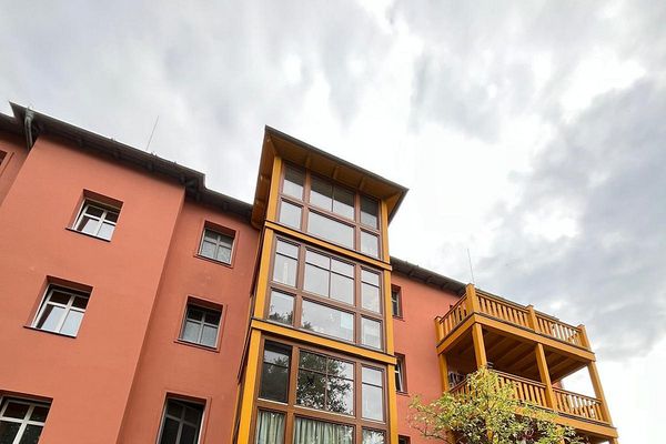 Piso de 3 habitaciones disponible para ocupar, balcón y uso del jardín – directamente junto al parque de Sanssouci - Clase energética C