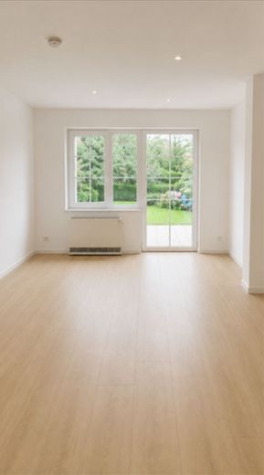 Frisch saniert: 2-Zimmer-EG-Wohnung mit Terrasse bei Büsum – Die gute Basis !  