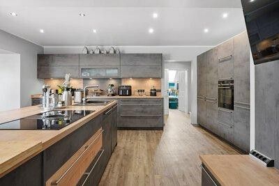 220 m² Wohnqualität auf einer Ebene | 3 Schlafsuiten mit Bad | Provisionsfrei | Inventar inklusive – Foto 2