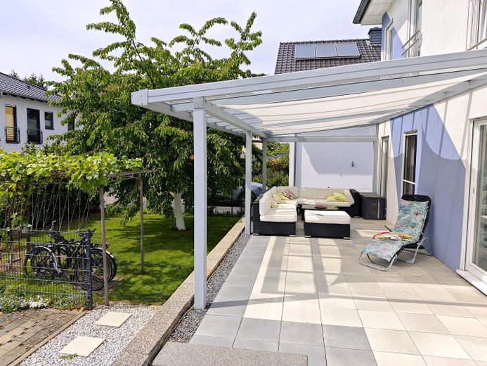 Provisionsfrei Freistehendes EFH BJ 2011, 2 Vollgeschosse, Keller – Terrasse