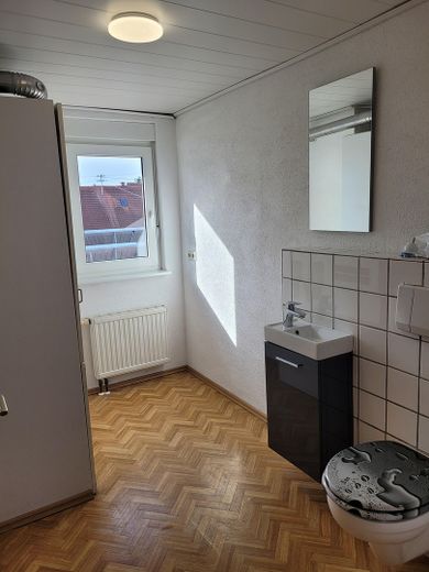Attraktive 3 - Zimmer - Dachgeschosswohnung in Böhmenkirch – Gäste - WC