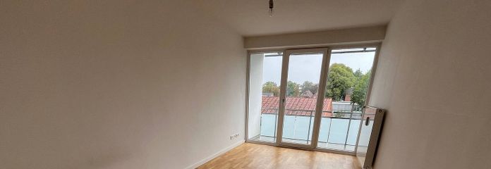 Bonito apartamento de 2 habitaciones con balcón y cocina empotrada en Schenefeld – Ansicht I: Wohnzimmer