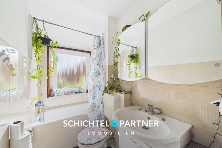 Fähr-Lobbendorf | Anlegerwohnung mit 3 Zimmern und saniertem Gebäude – S&amp;P | Badezimmer