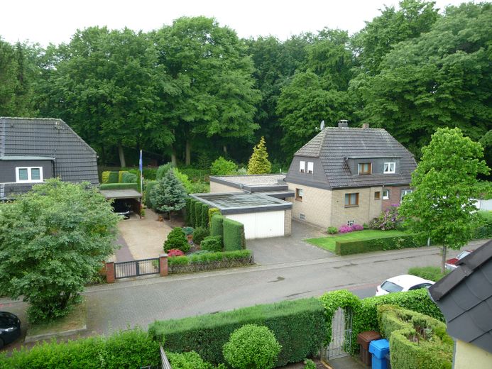 Blick aus Küche + WZ nach re.