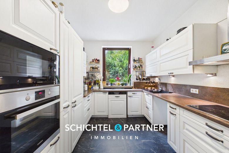 Huchting | Freistehendes Ein- Zweifamilienhaus mit großem Grundstück – S&amp;P | Küche