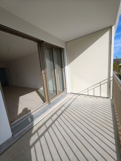 2 Zi-Wohnung Erstbezug ab 1.11. fußläufig 8 min zu U-und S-Bahn – Balkon