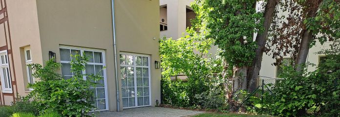 Terrasse mit Zugang zum Garten
