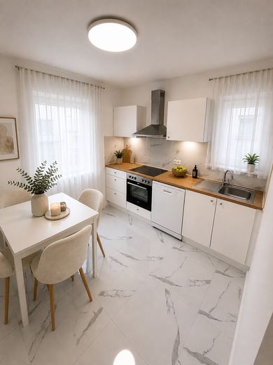 Frisch renovierte 3-Zimmer-Wohnung mit Südbalkon, Garage & Top-Potenzial – Küche möbliert