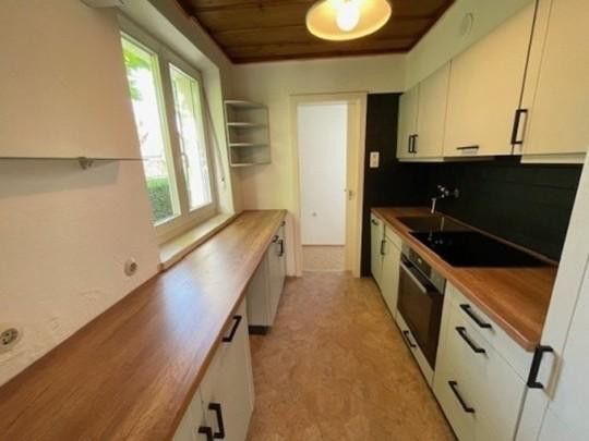 Zweifamilienhaus auf 819 qm Traumgrundstück – Küche EG + Speisekammer