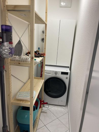 3 Zimmerwohnung am Alexanderplatz EG eigner Garten TG Möbliert Doorman – Abstellraum