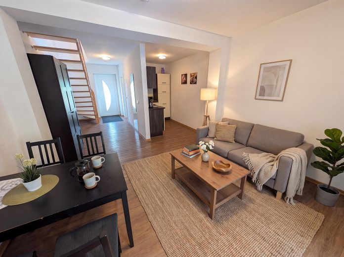 Helle 2-Zimmer-Wohnung mit Einbauküche – neuwertig, optional möbliert – Foto 1